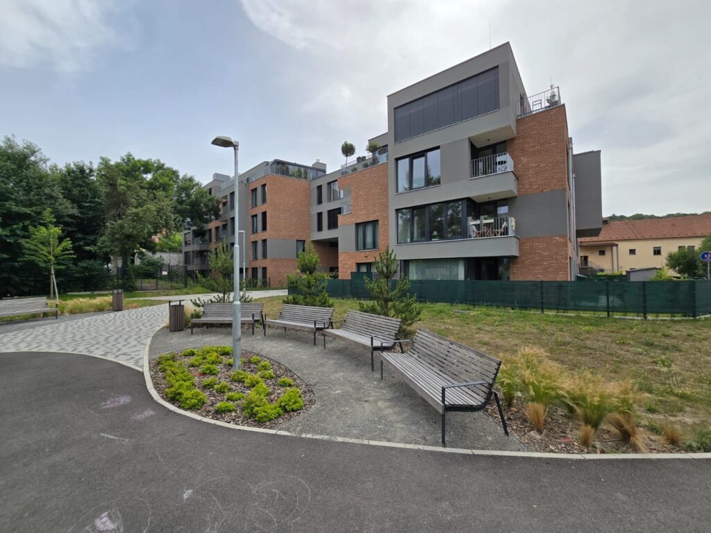 3c0e1ac9-4a9a-4328-9b21-9229135672fa