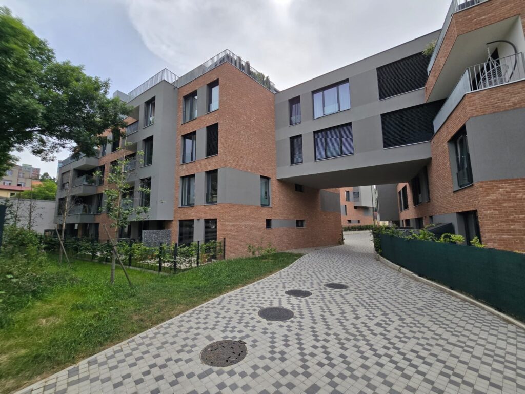 44158c41-9082-4363-80b7-977ef01bf532 2