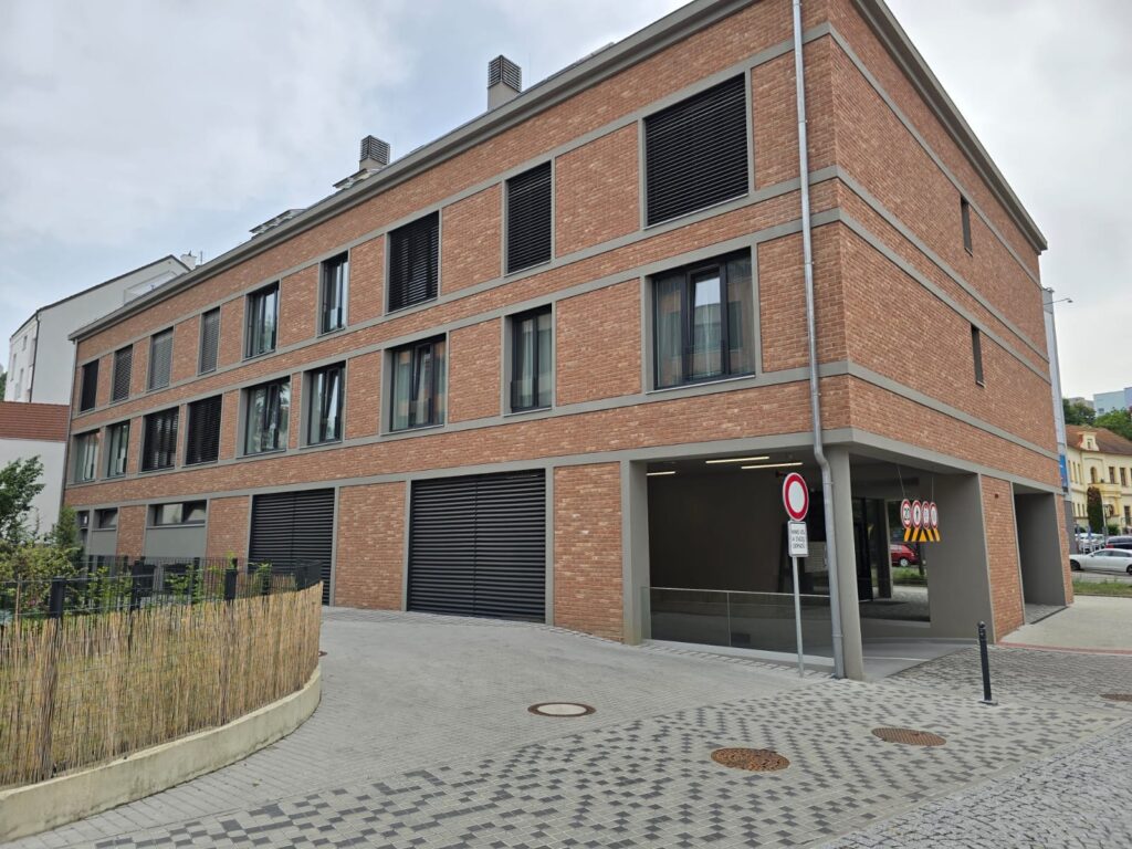 8c395849-9e08-40bb-9e91-36af927186f9